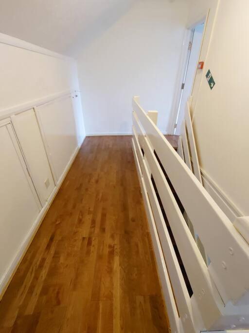 Edwardian 4 Bedrooms With 4 Bathrooms Townhouse, Next To Underground, Accommodates 10 People Londyn Zewnętrze zdjęcie